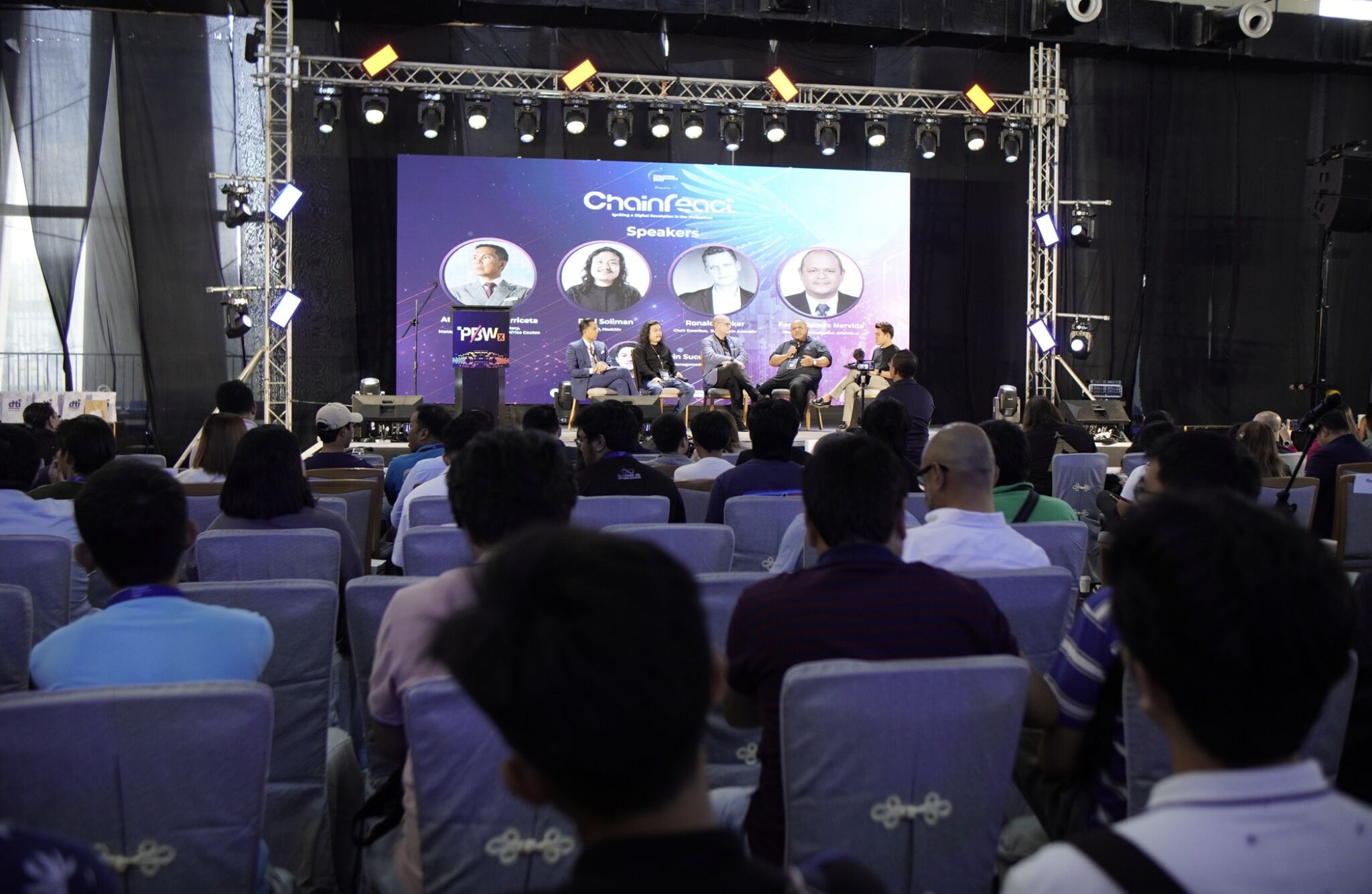 Ferdie Nervida speaking at Philippine Blockchain Week